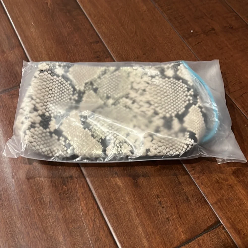 NEW Cosmetic Bag Snake Print Make Up Travel Pouch Gold Tan Print Blue Strap